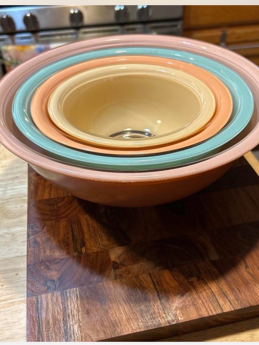 Vintage Pyrex pastel set in great condition